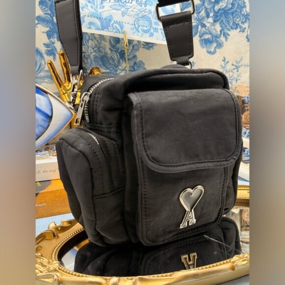 🆕 AMI 🧿 NWOT Tonal Heart Crossbody Pocket Bag - Picture 3 of 16